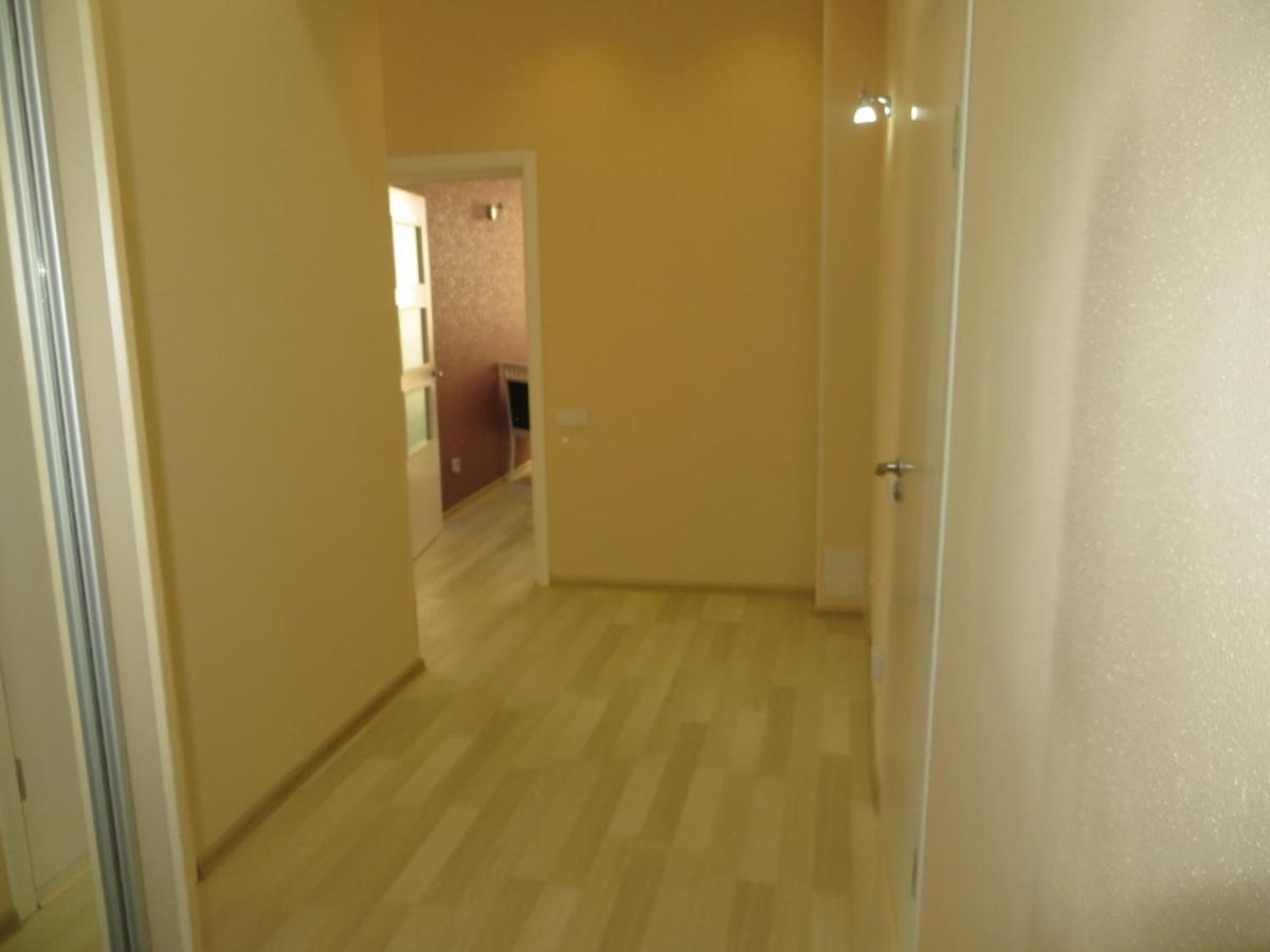 Yellow Apartment In The Center Of Bisjkek Eksteriør billede